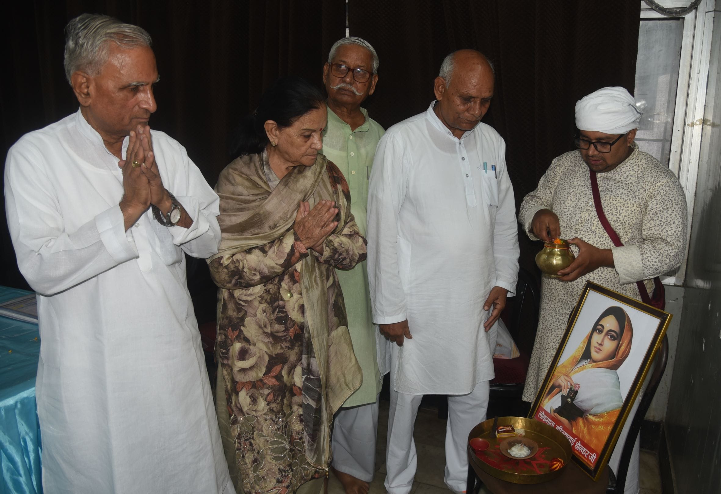 यूपी प्रेस क्लब में लेबर पार्टी (एस) की घोषणा के दौरान राष्ट्रीय अध्यक्ष जेपी धनगर व अन्य पदाधि यूपी प्रेस क्लब में लेबर पार्टी (एस) की घोषणा के दौरान राष्ट्रीय अध्यक्ष जेपी धनगर व अन्य पदाधि
