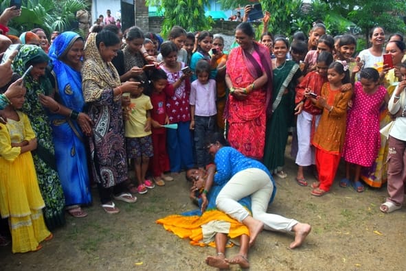 ऐतिहासिक महिला कुश्ती हापा में अनुभव और हौसले का दम देखने को मिला