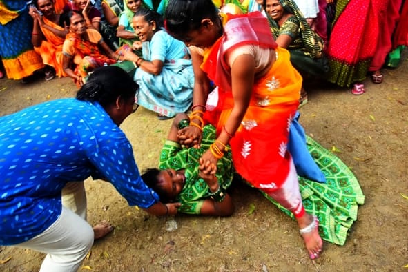 ऐतिहासिक महिला कुश्ती हापा में अनुभव और हौसले का दम देखने को मिला