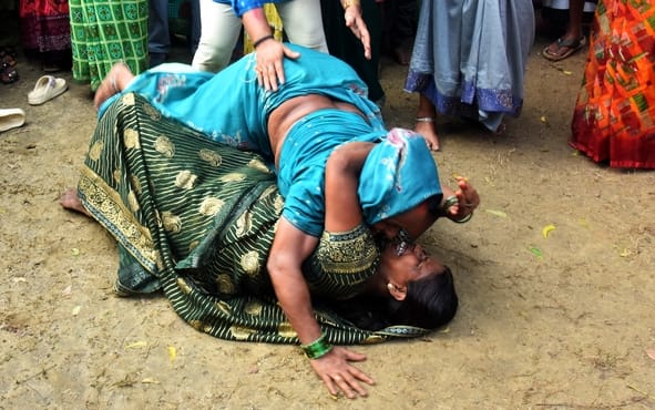 ऐतिहासिक महिला कुश्ती हापा में अनुभव और हौसले का दम देखने को मिला