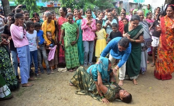 ऐतिहासिक महिला कुश्ती हापा में अनुभव और हौसले का दम देखने को मिला