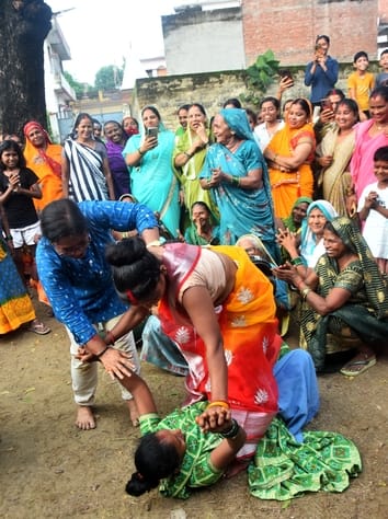 ऐतिहासिक महिला कुश्ती हापा में अनुभव और हौसले का दम देखने को मिला