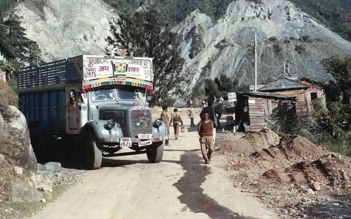 मैक्लोडगंज के भागसूनाग की पुरानी तस्वीर। स्रोत: सोशल मीडिया मैक्लोडगंज के भागसूनाग की पुरानी तस्वीर। स्रोत: सोशल मीडिया