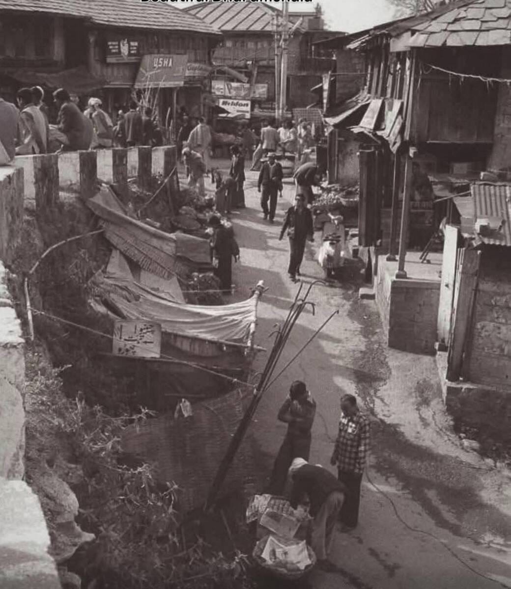 मैक्लोडगंज के भागसूनाग की पुरानी तस्वीर। स्रोत: सोशल मीडिया मैक्लोडगंज के भागसूनाग की पुरानी तस्वीर। स्रोत: सोशल मीडिया