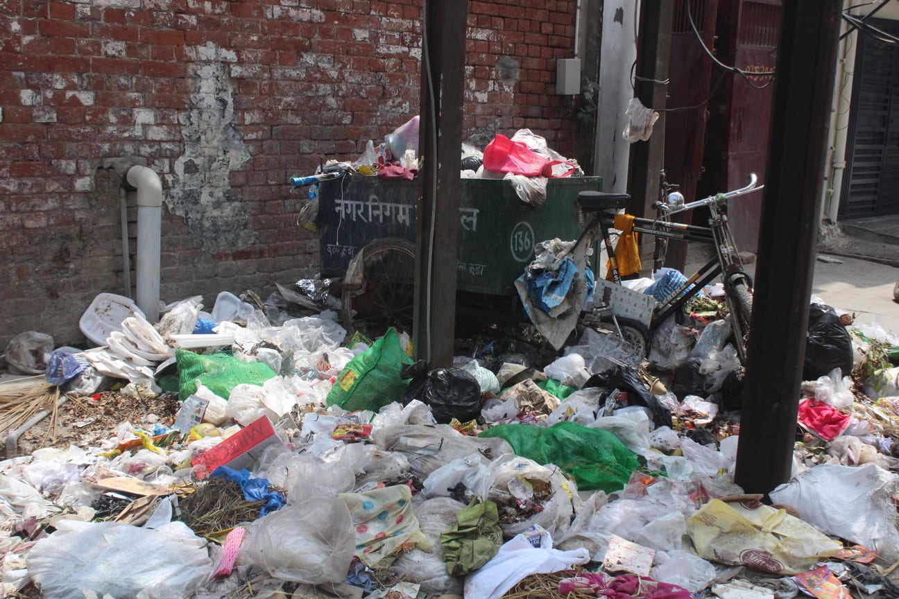 बांसो गेट के समीप लगा गंदगी का ढ़ेर। संवाद बांसो गेट के समीप लगा गंदगी का ढ़ेर। संवाद