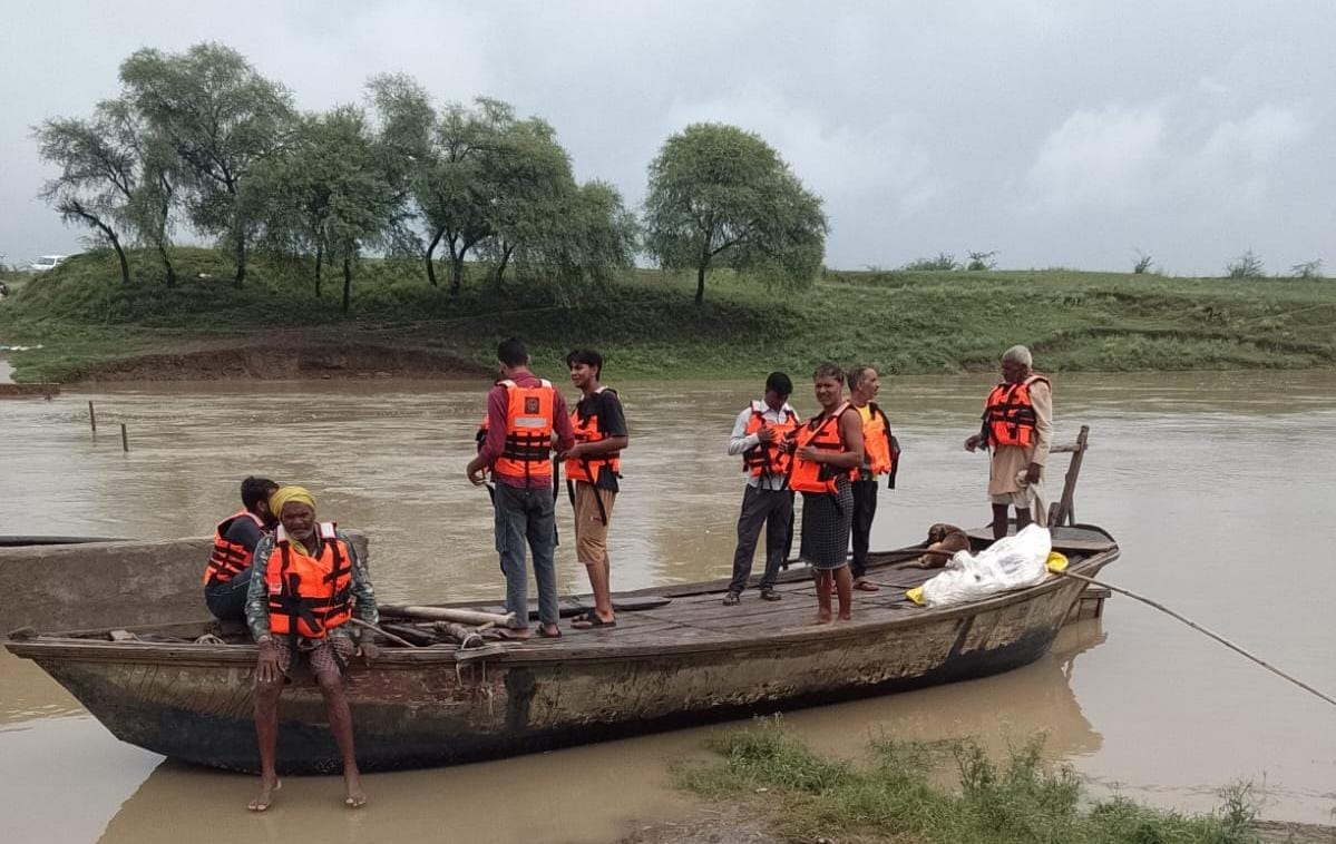 फोटो 11- केन नदी में हिलोरे मार रहा पानी। संवाद फोटो 11- केन नदी में हिलोरे मार रहा पानी। संवाद
