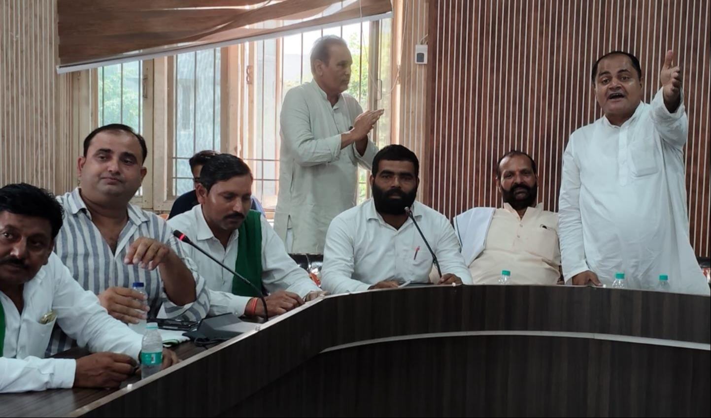 किसान दिवस में बोलते किसान। सूचना विभाग किसान दिवस में बोलते किसान। सूचना विभाग
