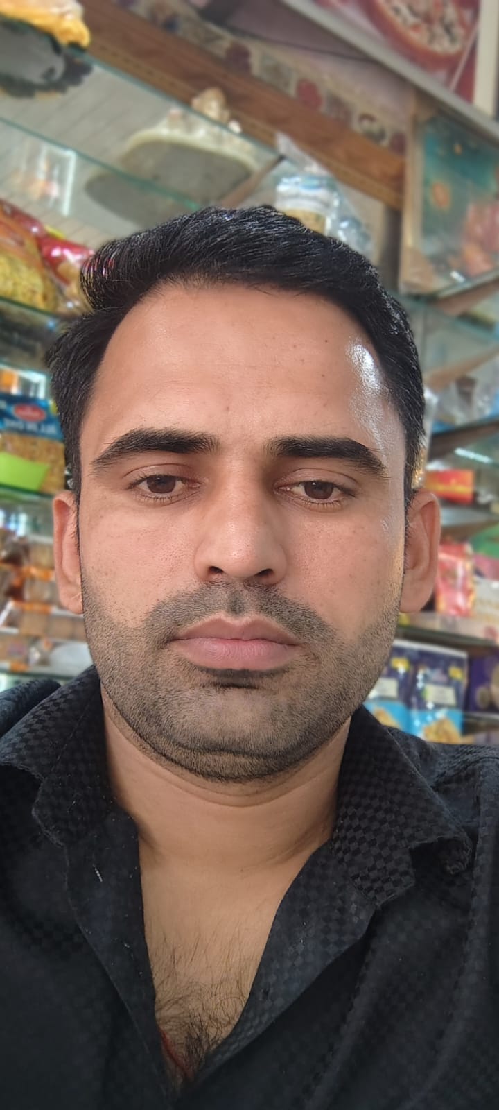 20 जुलाना 01: बाजार में मिठाई बनाते हलवाई। संवाद 20 जुलाना 01: बाजार में मिठाई बनाते हलवाई। संवाद