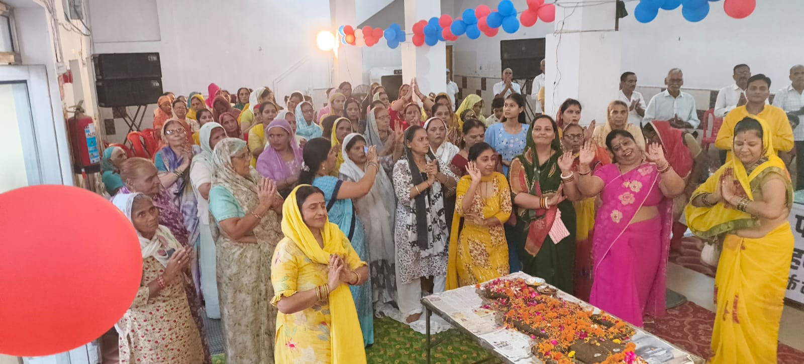 बिलारी में श्रीमद भागवत कथा में प्रवचन करते कथाव्यास-स्रोत कमेटी बिलारी में श्रीमद भागवत कथा में प्रवचन करते कथाव्यास-स्रोत कमेटी