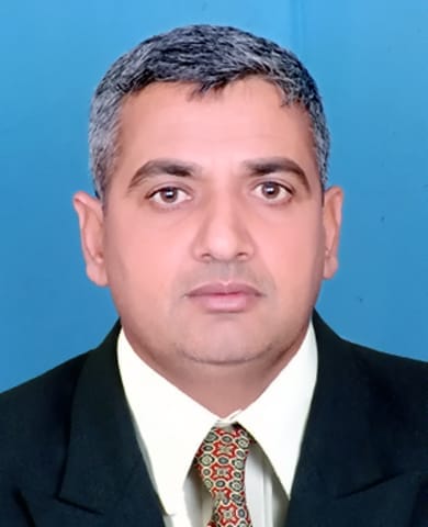 छात्रा खिलाड़ी हनप्रीत। कोच छात्रा खिलाड़ी हनप्रीत। कोच