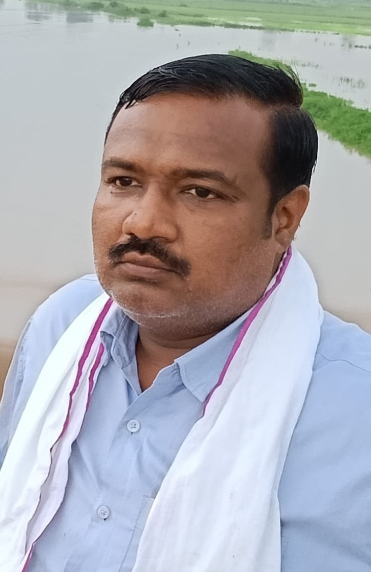 फोटो 20 सीकेटीपी 41 मत्तगजेंद्रनाथ मंदिर के पुजारी प्रदीप महराज। फोटो 20 सीकेटीपी 41 मत्तगजेंद्रनाथ मंदिर के पुजारी प्रदीप महराज।