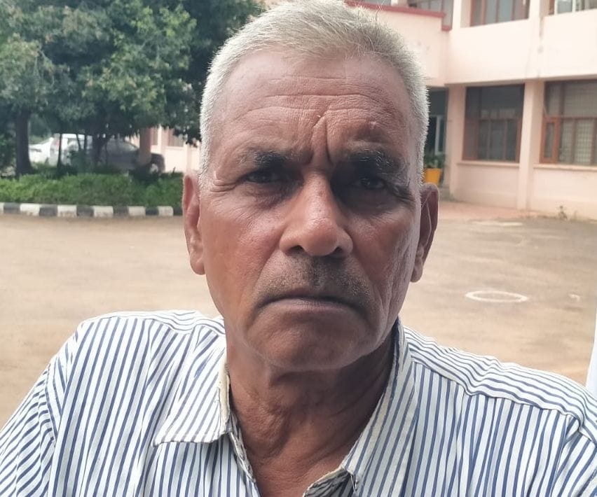 फोटो संख्या:73- कृषि योग्य भूमि का मुआवजा को लेकर एडीसी से मिलते विभिन्न गांवों के किसान--स फोटो संख्या:73- कृषि योग्य भूमि का मुआवजा को लेकर एडीसी से मिलते विभिन्न गांवों के किसान--स