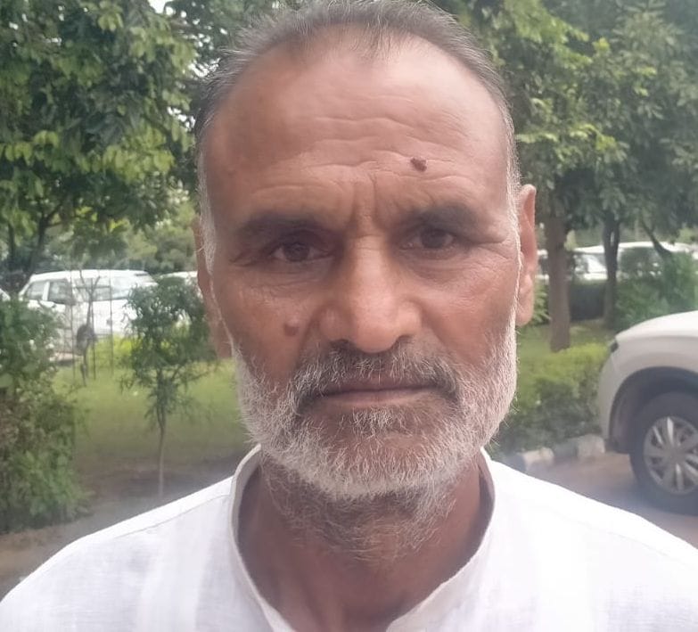 फोटो संख्या:73- कृषि योग्य भूमि का मुआवजा को लेकर एडीसी से मिलते विभिन्न गांवों के किसान--स फोटो संख्या:73- कृषि योग्य भूमि का मुआवजा को लेकर एडीसी से मिलते विभिन्न गांवों के किसान--स