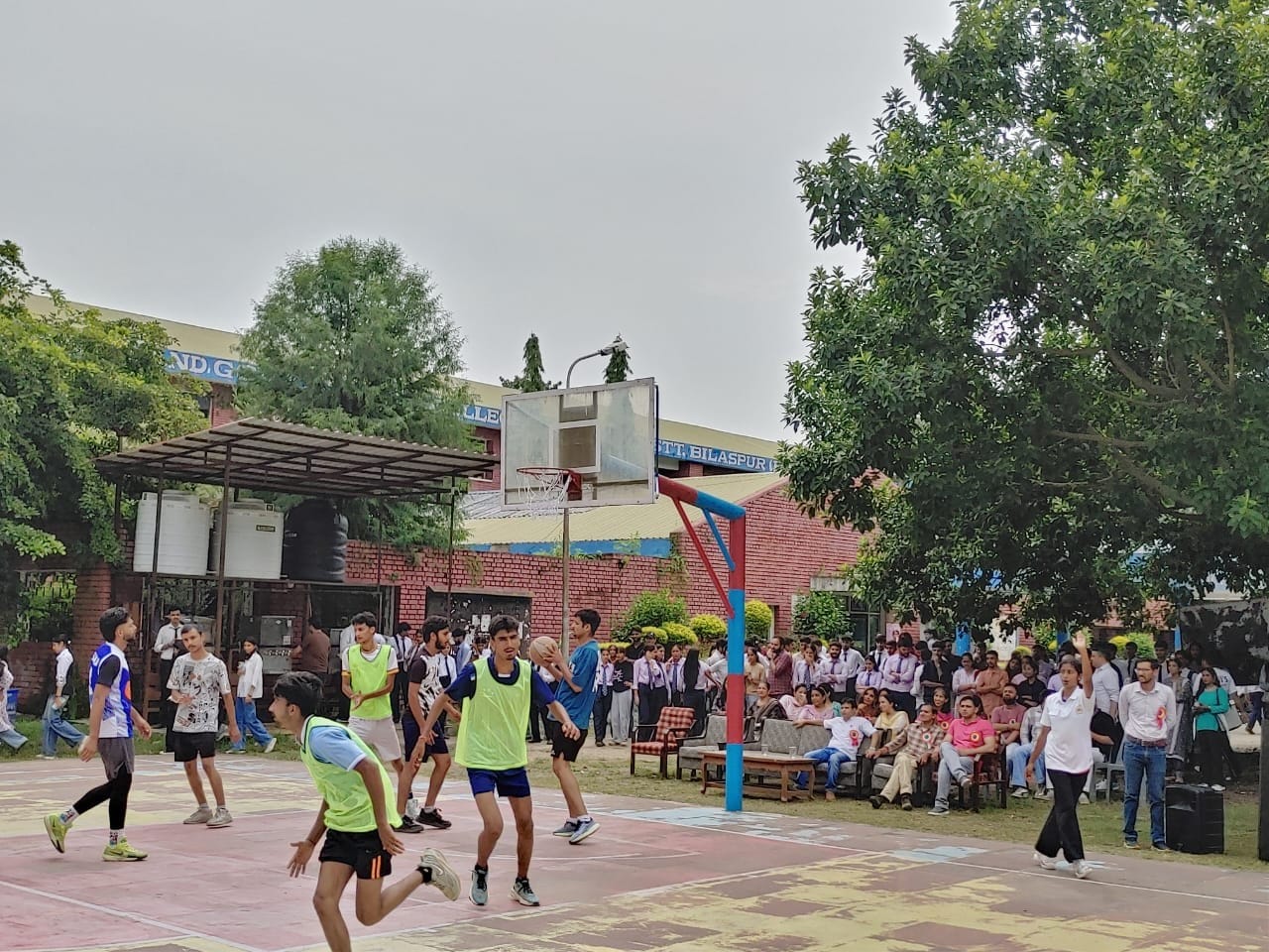 घुमारवीं कॉलेज में आयोजित स्पोर्ट्स चैंपियनशिप में दमखम दिखाते हुए खिलाड़ी। स्रोत: कॉलेज प्रबंध घुमारवीं कॉलेज में आयोजित स्पोर्ट्स चैंपियनशिप में दमखम दिखाते हुए खिलाड़ी। स्रोत: कॉलेज प्रबंध