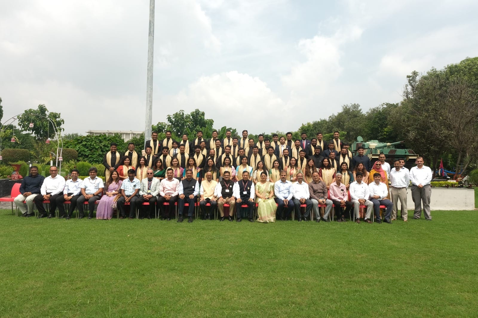 इरिटम परिसर में आयोजित दीक्षांत समारोह में अधिकारी प्रशिक्षुओं को किया गया सम्मानित। इरिटम परिसर में आयोजित दीक्षांत समारोह में अधिकारी प्रशिक्षुओं को किया गया सम्मानित।