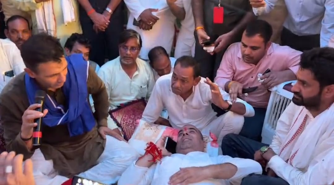 कांग्रेस विधायक पंकज उपाध्याय की अनशन में पहुंचे प्रदेश अध्यक्ष जीतू पटवारी कांग्रेस विधायक पंकज उपाध्याय की अनशन में पहुंचे प्रदेश अध्यक्ष जीतू पटवारी