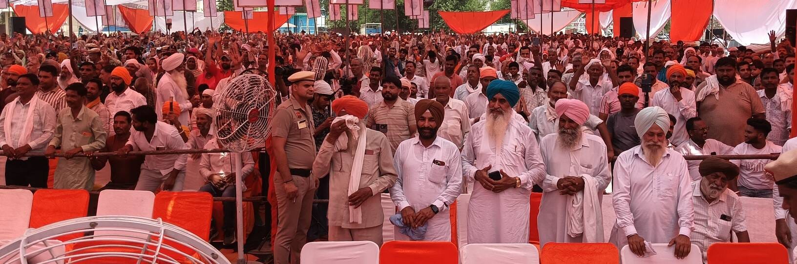 मुख्यमंत्री नायब सिंह सैनी जड़ौला में जनसभा को संबोधित करते हुए। प्रवक्ता