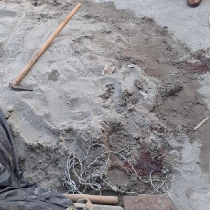 कांधला में गुलिस्ता की हत्या के बाद जमा लोगों की भीड़। संवाद कांधला में गुलिस्ता की हत्या के बाद जमा लोगों की भीड़। संवाद