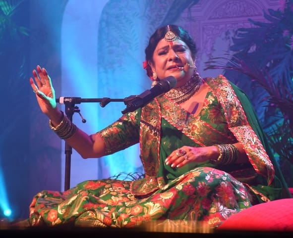 मालिनी अवस्थी के गीत और बारिश की जुगलबंदी ने शाम को बनाया रूमानी और खुशनुमा मालिनी अवस्थी के गीत और बारिश की जुगलबंदी ने शाम को बनाया रूमानी और खुशनुमा