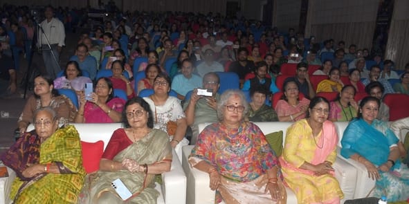 मालिनी अवस्थी के गीत और बारिश की जुगलबंदी ने शाम को बनाया रूमानी और खुशनुमा मालिनी अवस्थी के गीत और बारिश की जुगलबंदी ने शाम को बनाया रूमानी और खुशनुमा