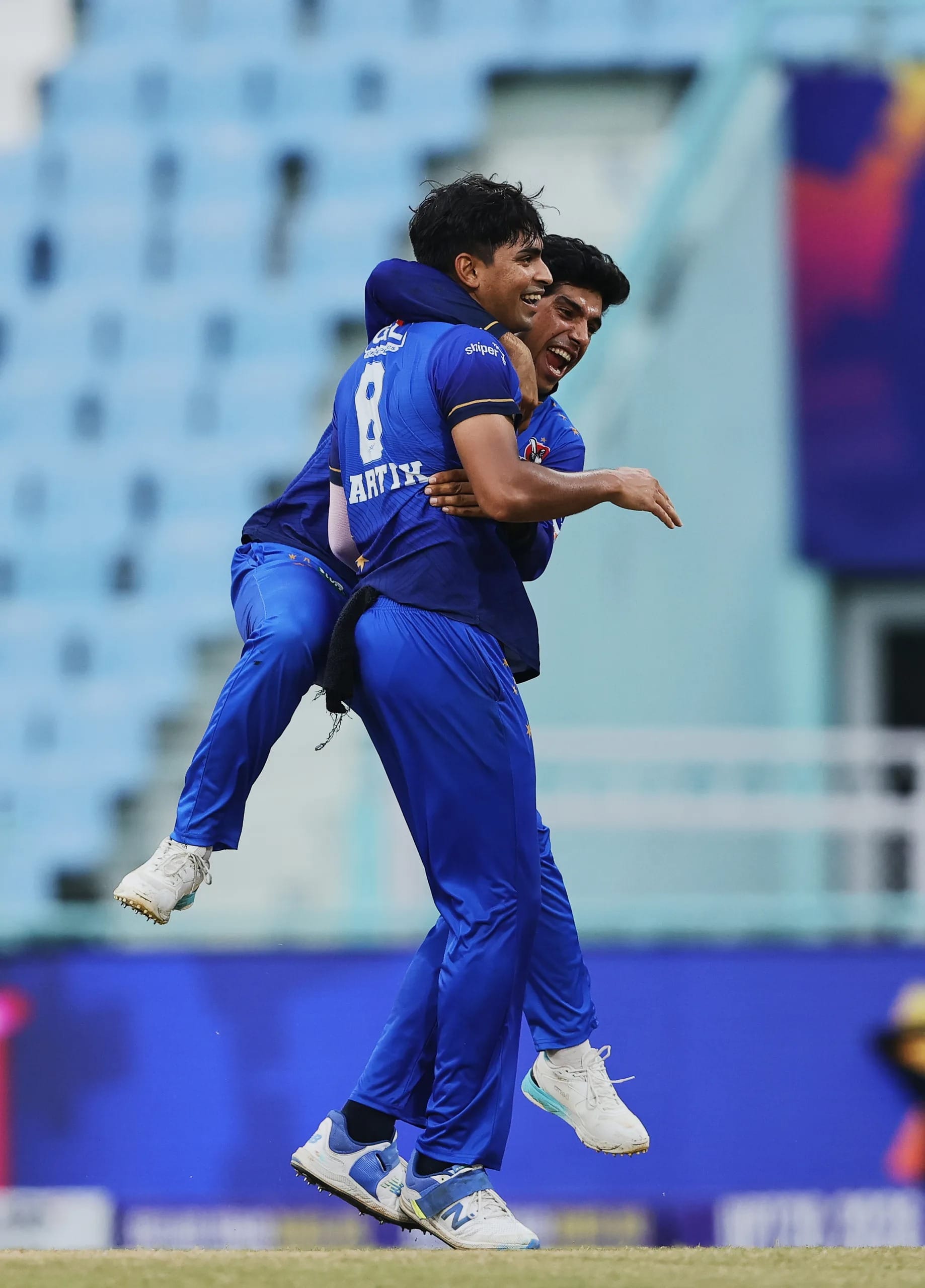 मेरठ मेवरिक्स के गेंदबाज कार्तिक त्यागी, तीन विकेट लेकर बने मैन ऑफ द मैच। मेरठ मेवरिक्स के गेंदबाज कार्तिक त्यागी, तीन विकेट लेकर बने मैन ऑफ द मैच।