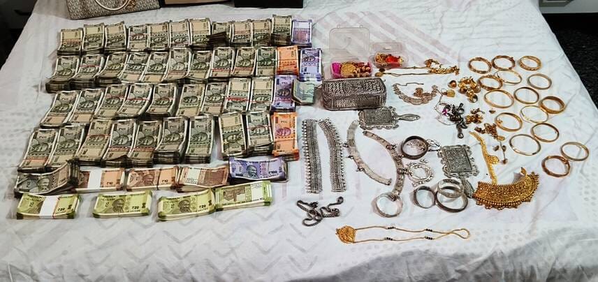 पिहोवा। पुलिस द्वारा बरामद की गई अफीम। पीआरओ