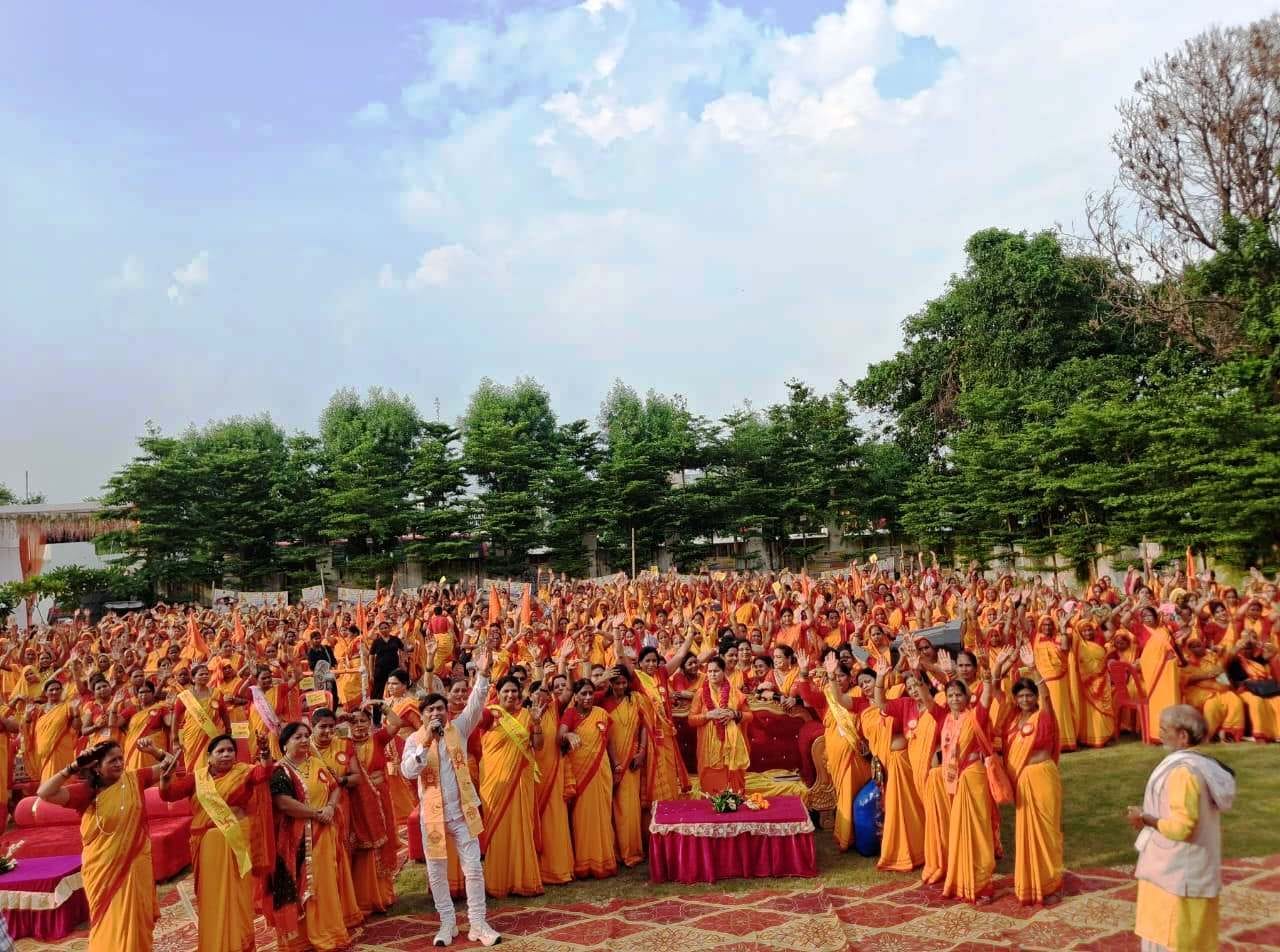 प्रथम सनातनी झूलोत्सव में दिखा उत्साह