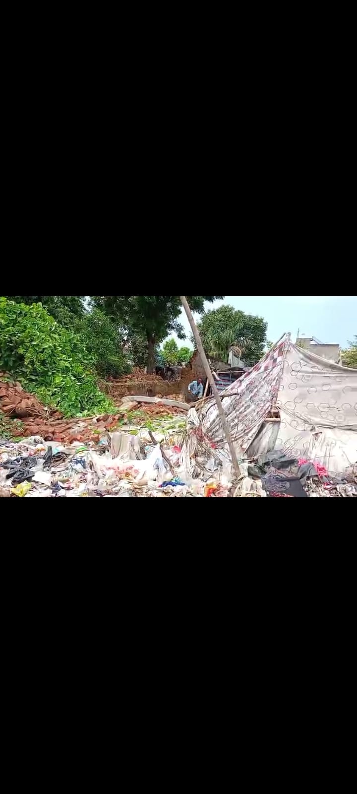 सेक्टर 102 बीपीटीपी सोसाइटी में हुआ जलभराव सेक्टर 102 बीपीटीपी सोसाइटी में हुआ जलभराव