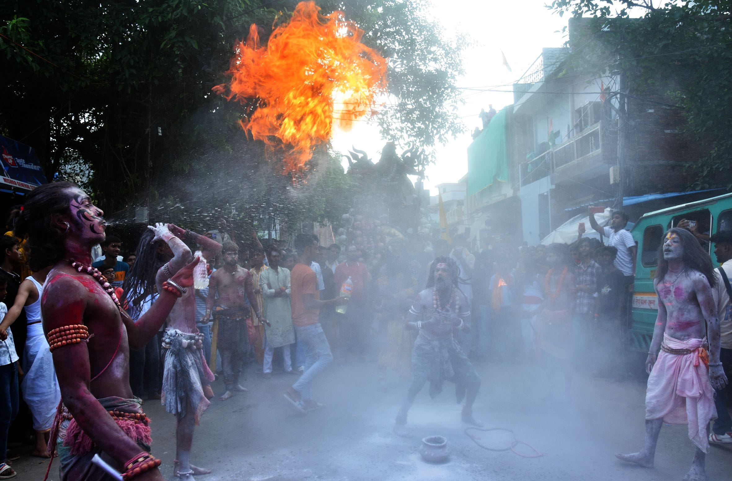 धूमधाम से निकाली बाबा महाकाल की पालकी यात्रा