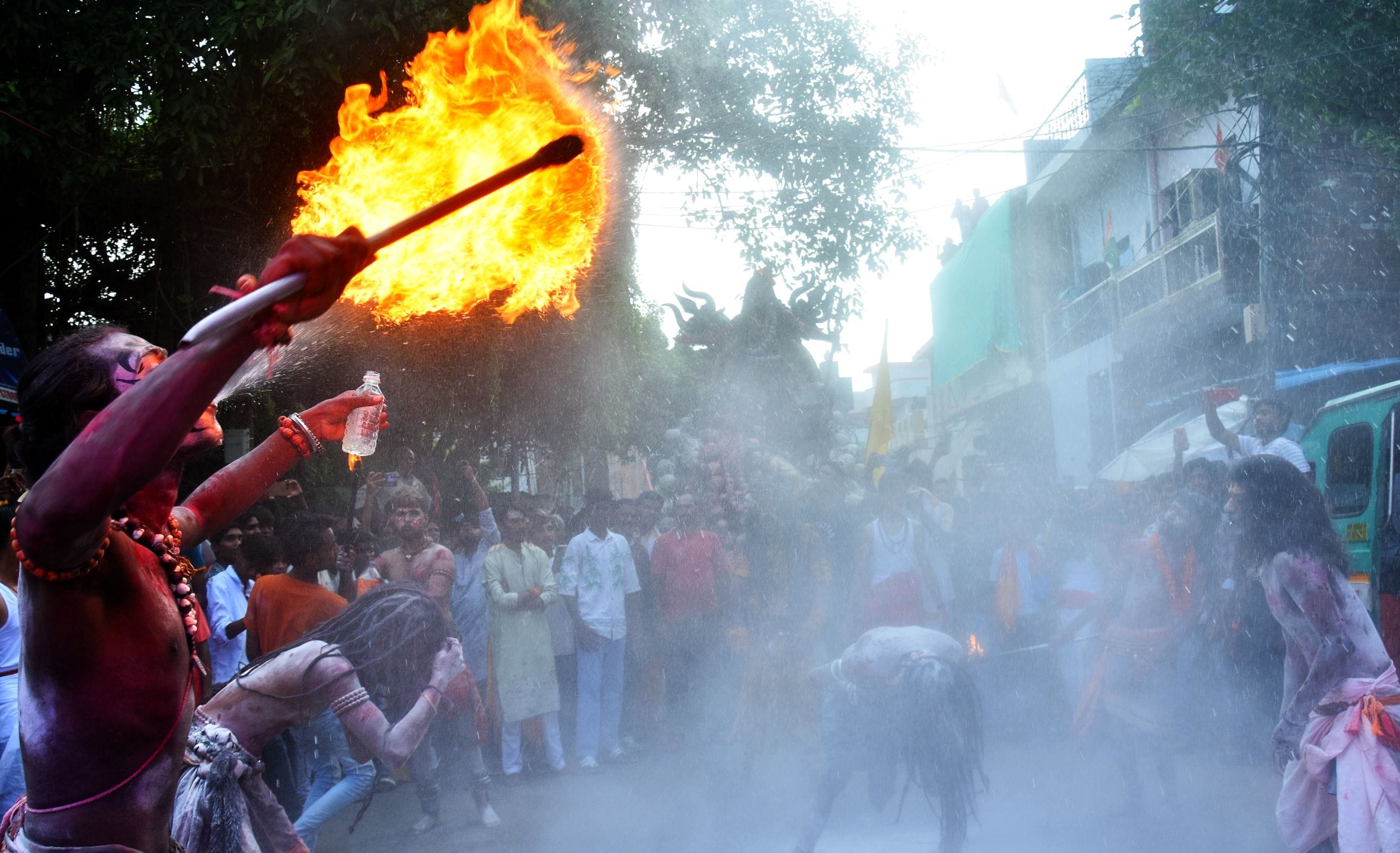 धूमधाम से निकाली बाबा महाकाल की पालकी यात्रा