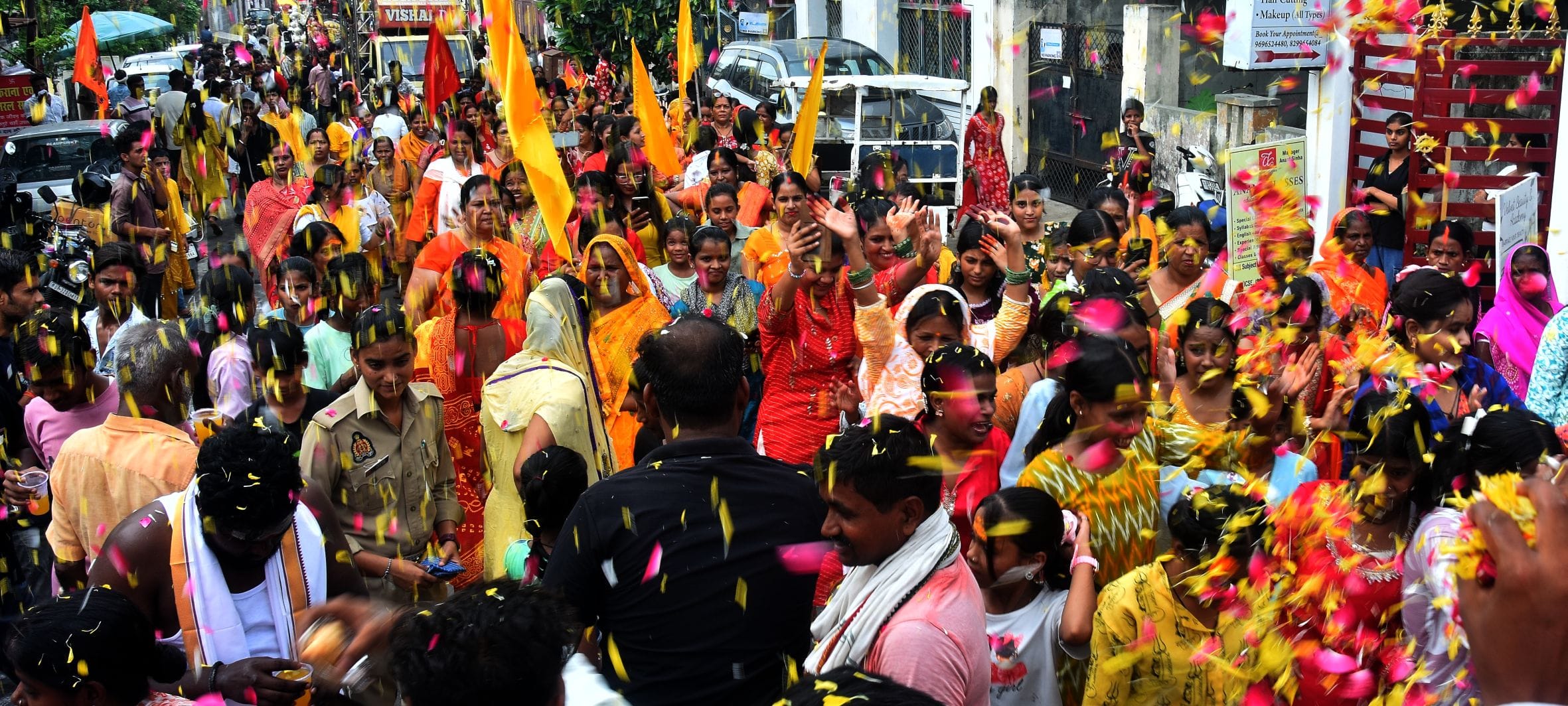 धूमधाम से निकाली बाबा महाकाल की पालकी यात्रा
