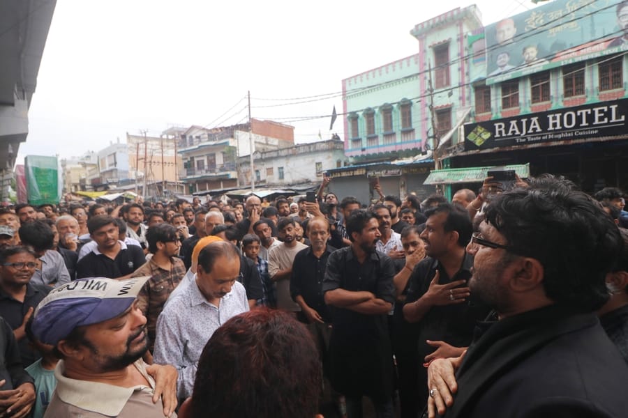 चुप ताजिये के जुलूस में अश्कबार हुए अजादार