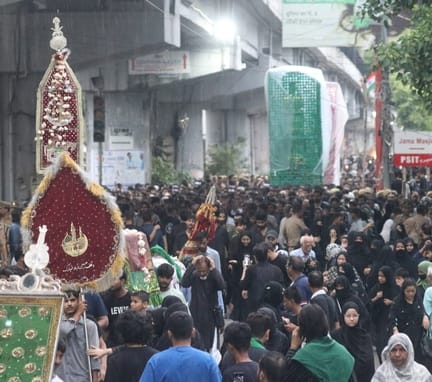 चुप ताजिये के जुलूस में अश्कबार हुए अजादार