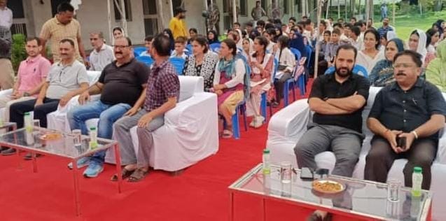 डीसी ने ‘स्वच्छता संकल्प’’ जागरूकता रैली को हरी झंडी दिखाकर रवाना किया, सूचना विभाग