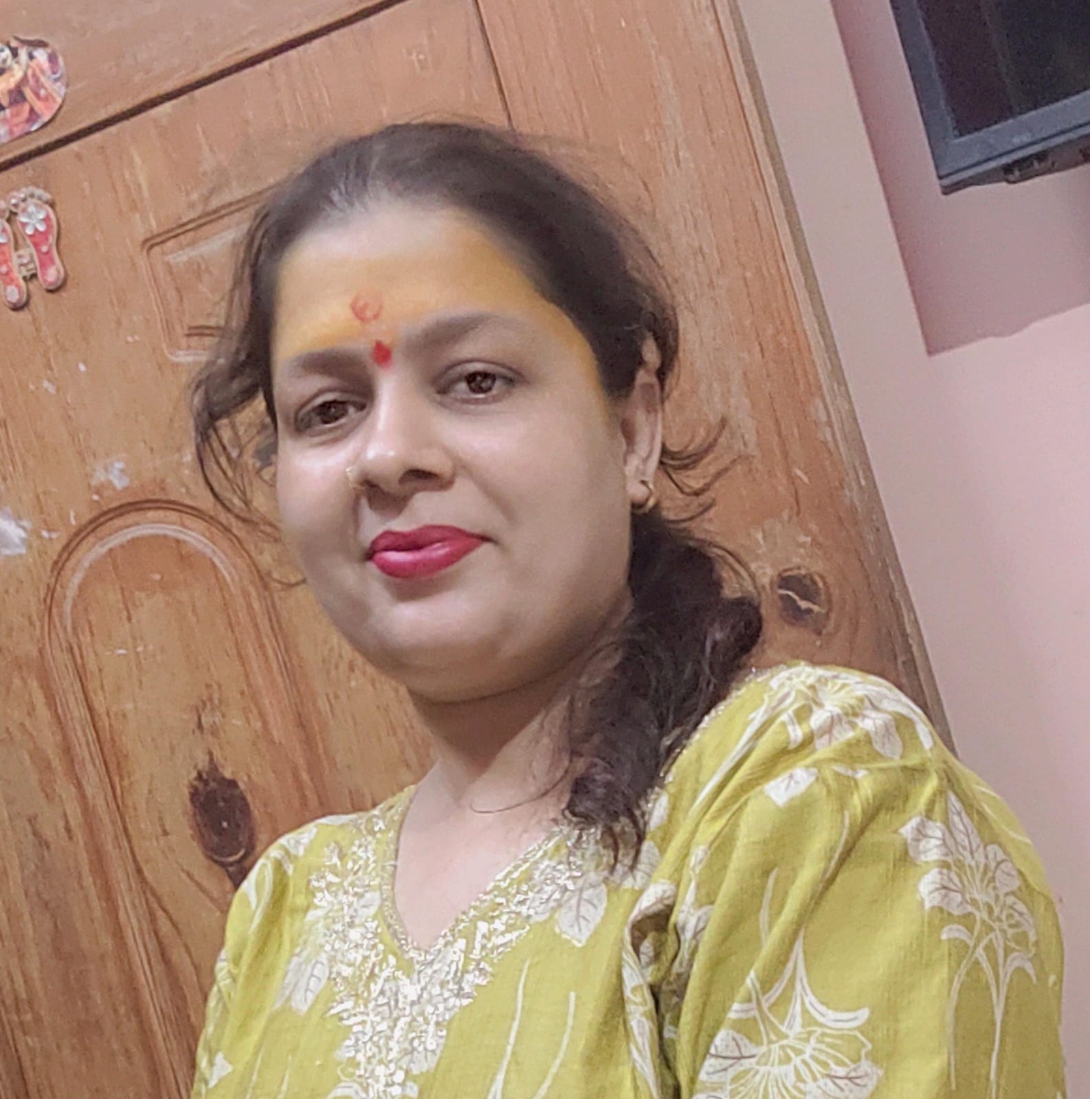 फोटो -1- दिबियापुर रोड पर सड़क पर सब्जी लगाए दुकानदार। संवाद