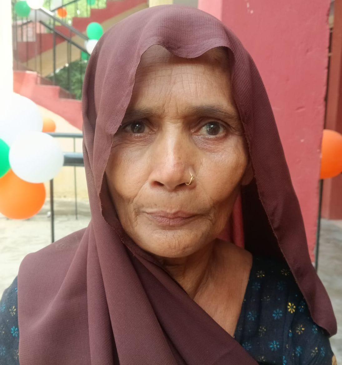 फोटो-12- गांधी भवन में रसोइयों को चेक देते आबकारी मंत्री नितिन अग्रवाल साथ में जिला पंचायत अध्य फोटो-12- गांधी भवन में रसोइयों को चेक देते आबकारी मंत्री नितिन अग्रवाल साथ में जिला पंचायत अध्य