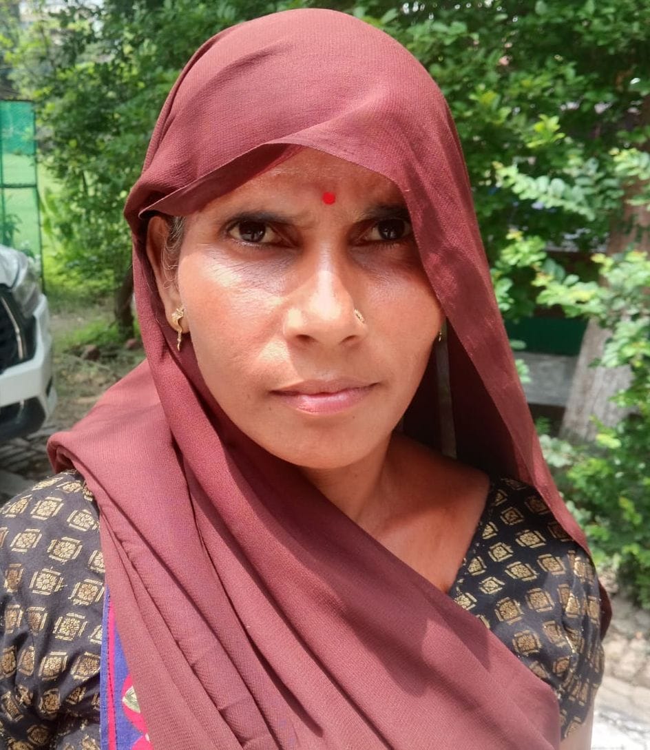 फोटो-12- गांधी भवन में रसोइयों को चेक देते आबकारी मंत्री नितिन अग्रवाल साथ में जिला पंचायत अध्य फोटो-12- गांधी भवन में रसोइयों को चेक देते आबकारी मंत्री नितिन अग्रवाल साथ में जिला पंचायत अध्य