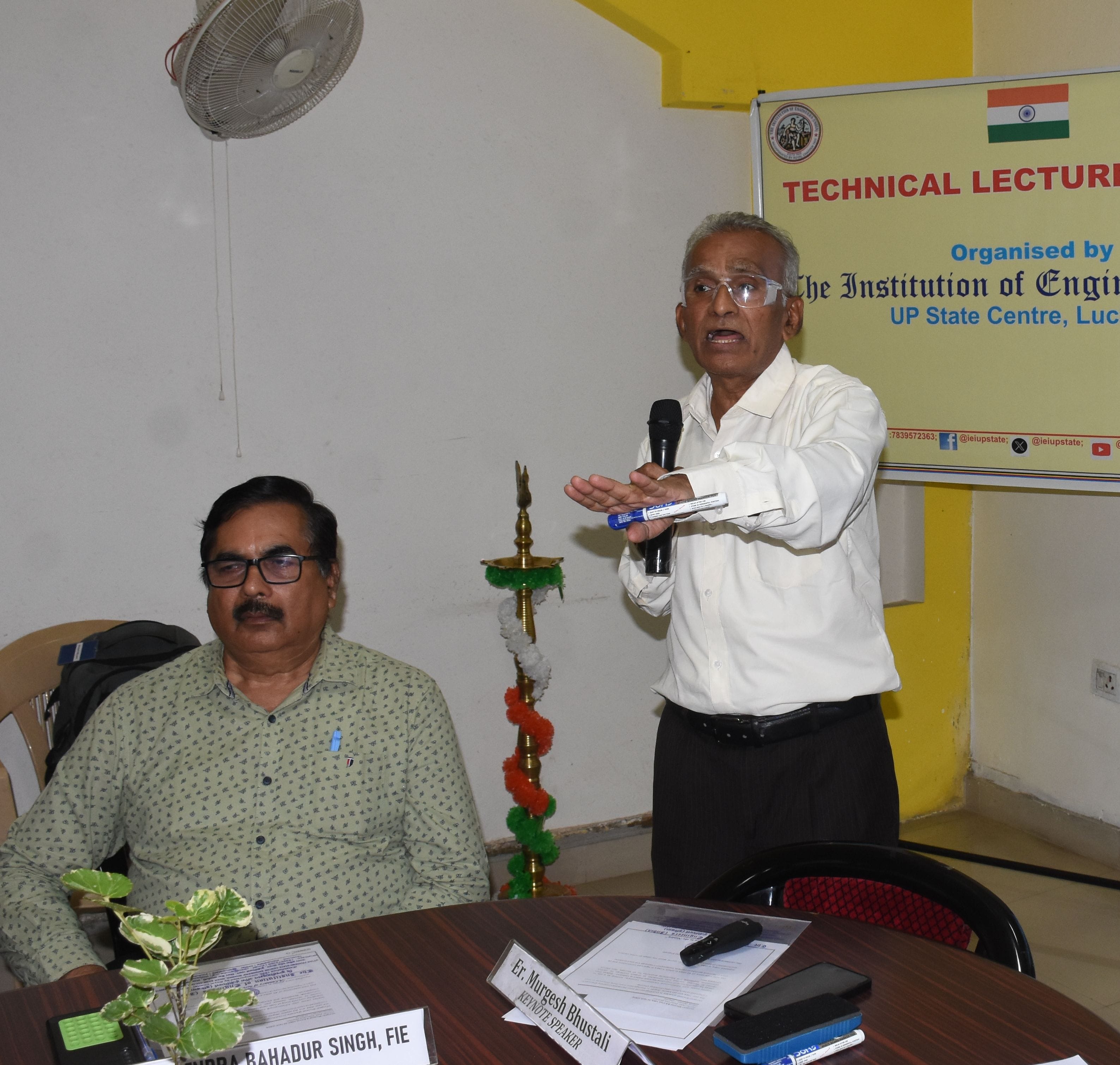 इंजीनियर्स भवन में हुए व्याख्यान में बोलते इंजीनियर मुर्गेश भुस्ताली। -संवाद इंजीनियर्स भवन में हुए व्याख्यान में बोलते इंजीनियर मुर्गेश भुस्ताली। -संवाद