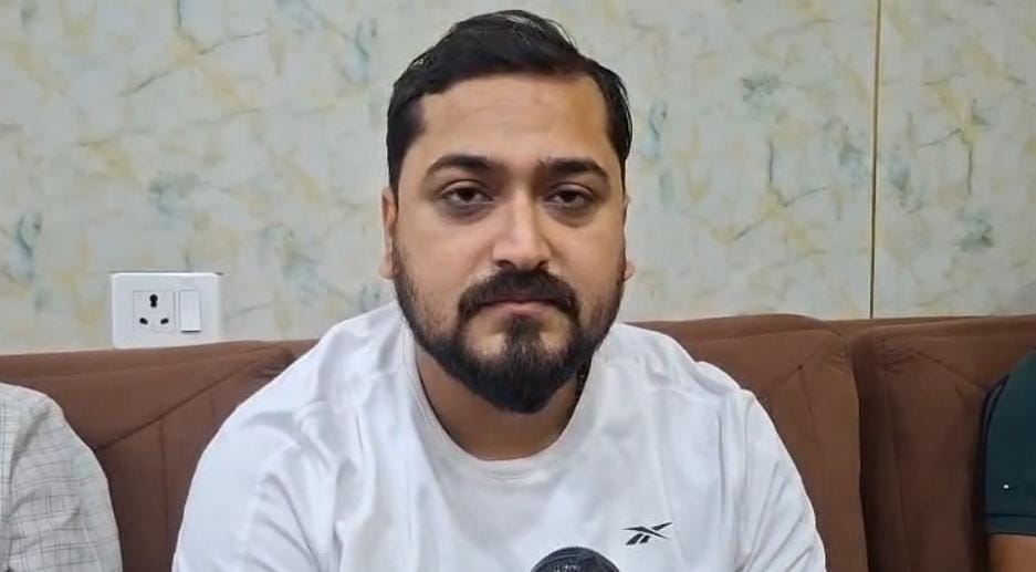 लोजपा विधायक के घर पुलिस की रेड लोजपा विधायक के घर पुलिस की रेड