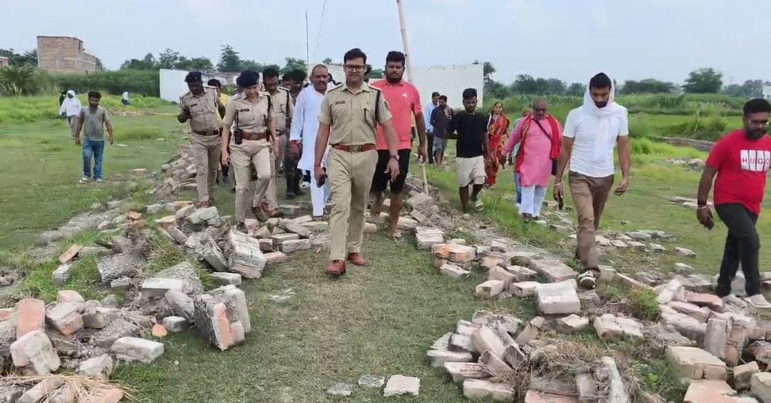 लोजपा विधायक के घर पुलिस की रेड लोजपा विधायक के घर पुलिस की रेड