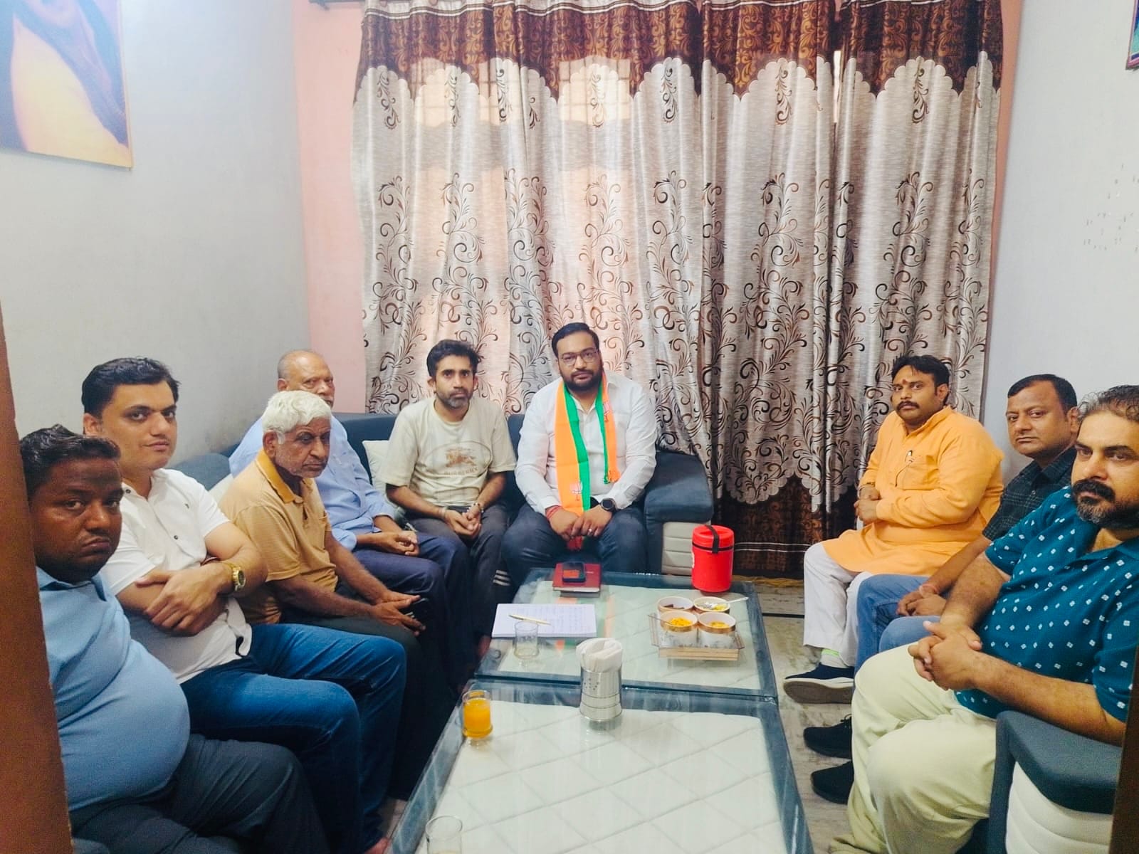मासिक बैठक में भाग लेते भाजपा पार्टी के पदाधिकारी। विज्ञप्ति मासिक बैठक में भाग लेते भाजपा पार्टी के पदाधिकारी। विज्ञप्ति