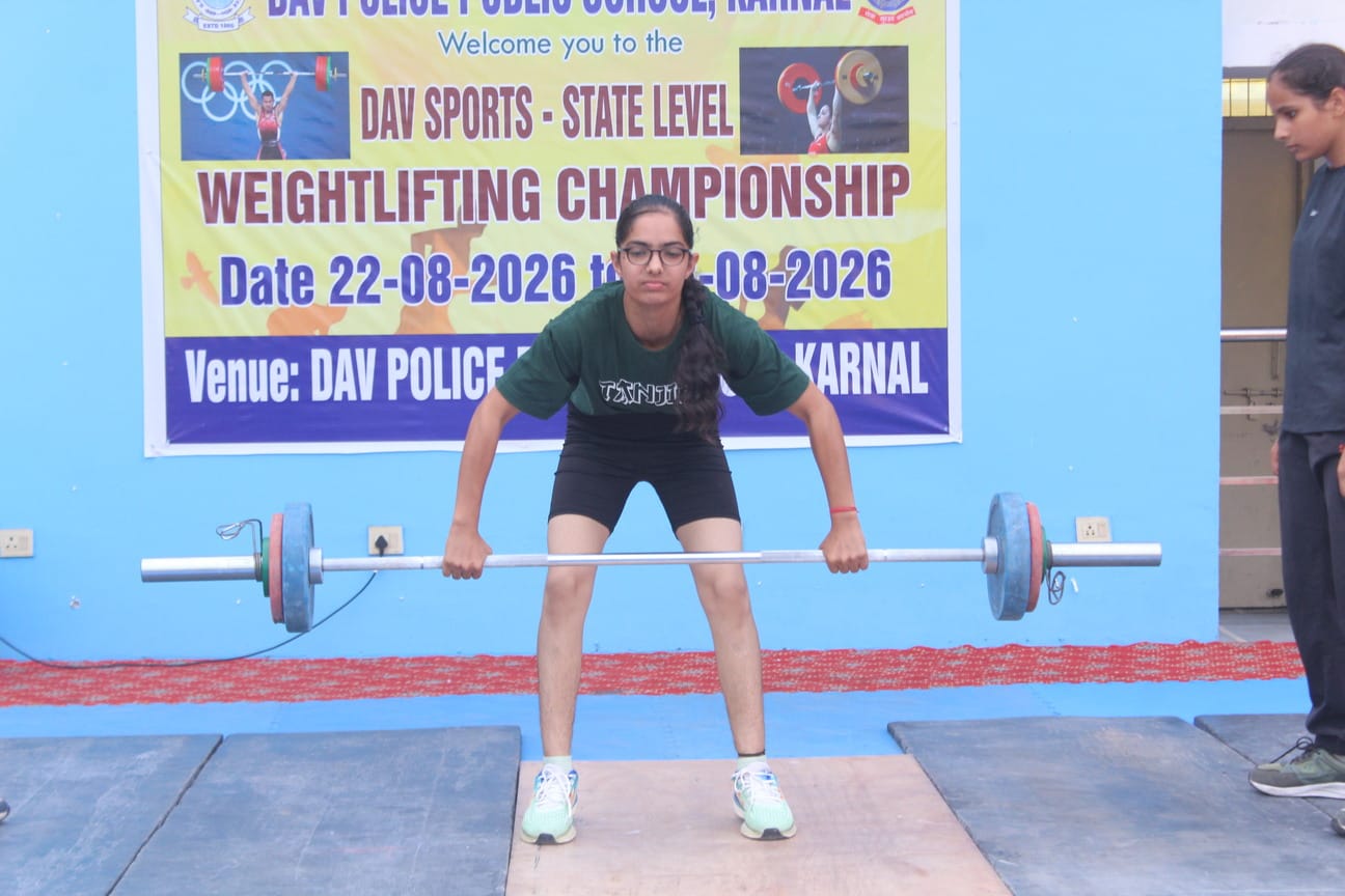 प्रदेश स्तरीय भारोत्तोलन प्रतियोगिता में हिस्सा लेती महिला खिलाड़ी। संवाद प्रदेश स्तरीय भारोत्तोलन प्रतियोगिता में हिस्सा लेती महिला खिलाड़ी। संवाद