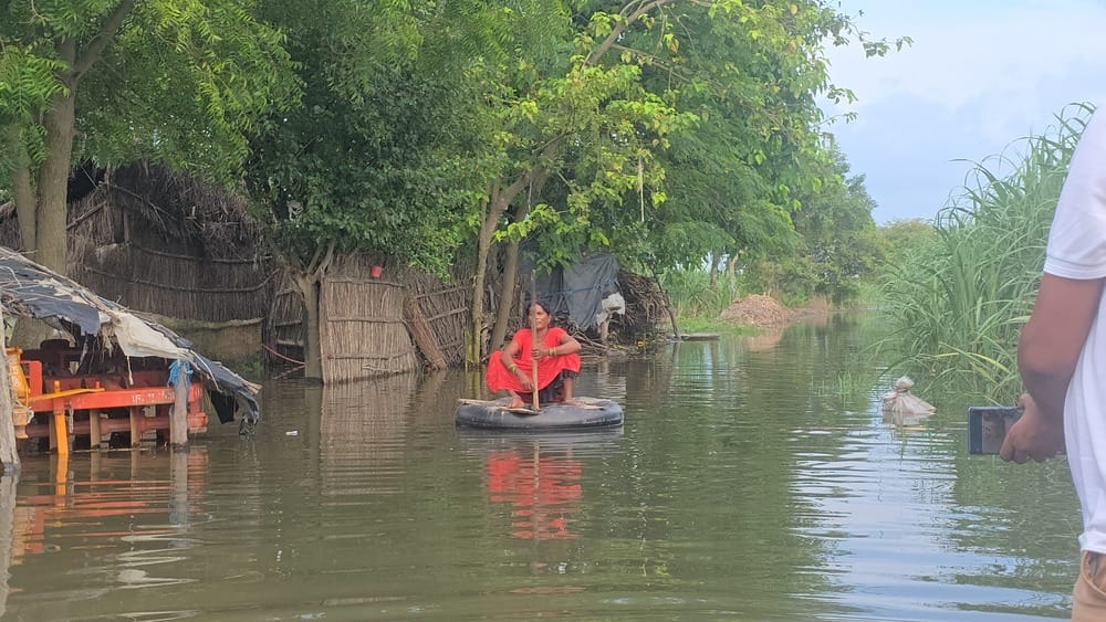 तिकुनिया मोहाना नदी किनारे सिंचाई विभाग । संवादद्वारा कटान रोकने को लेकर लगाई गई जिओ ट्यूब फटी तिकुनिया मोहाना नदी किनारे सिंचाई विभाग । संवादद्वारा कटान रोकने को लेकर लगाई गई जिओ ट्यूब फटी