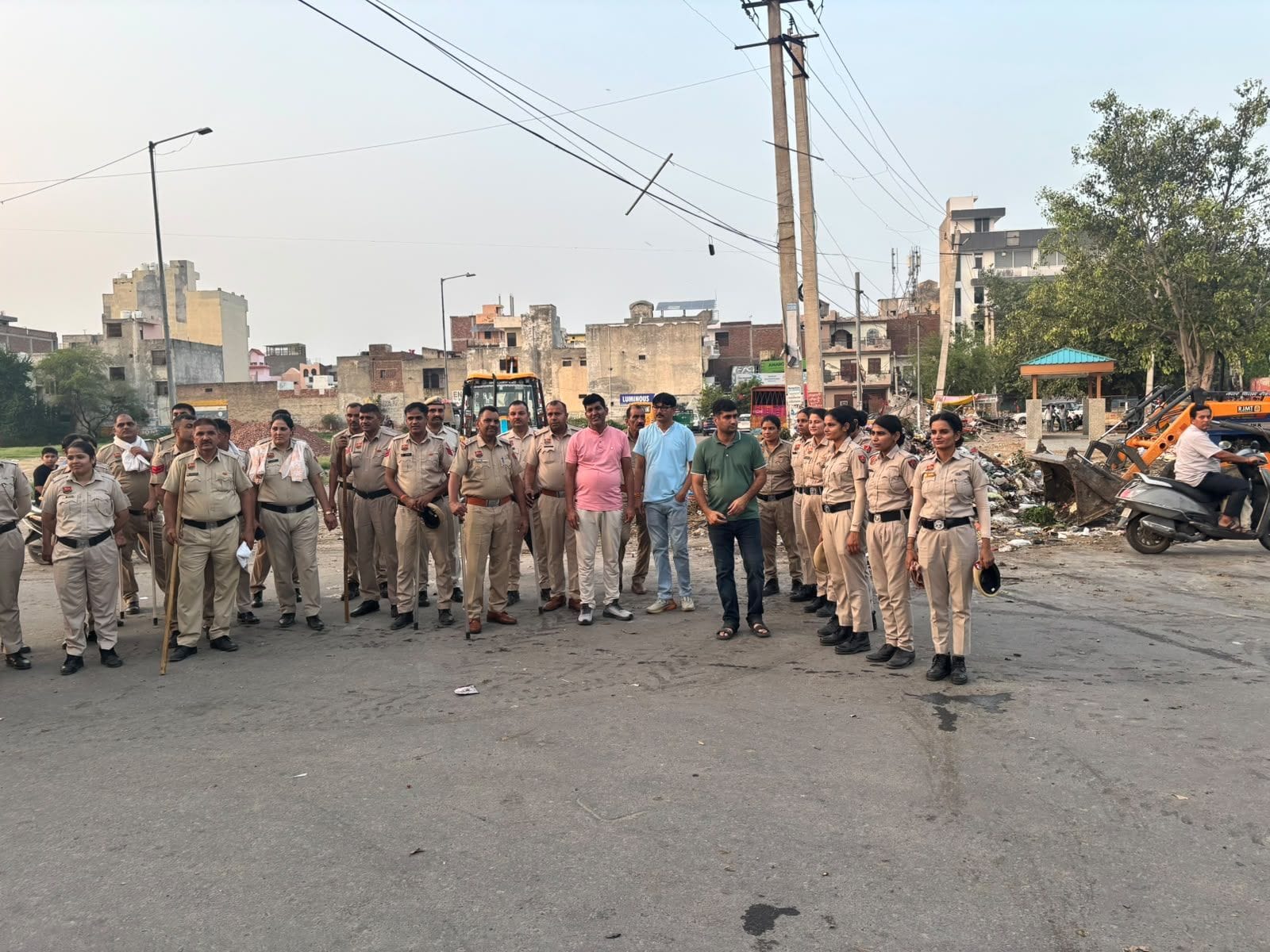37 : पुरानी आईटीआई डंपिंग प्वाइंट पर लगे कूड़े के ढेर । संवाद 37 : पुरानी आईटीआई डंपिंग प्वाइंट पर लगे कूड़े के ढेर । संवाद