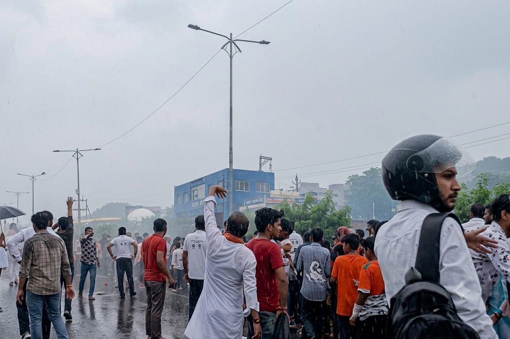 घायलों का उपचार हॉस्पिटल में हो रहा 