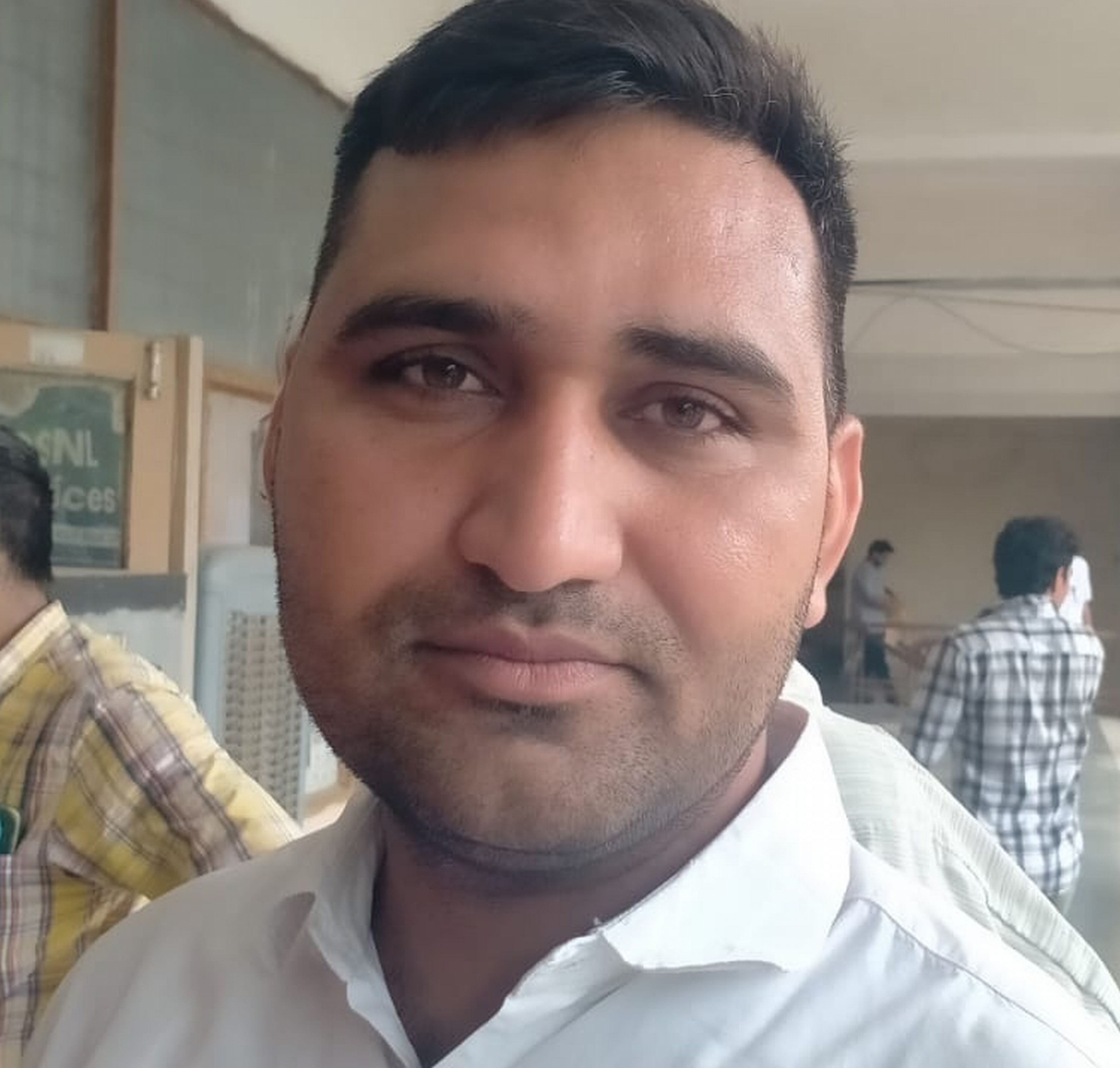 फोटो संख्या:70- पटवार घर में कमरों के लगा ताला---संवाद