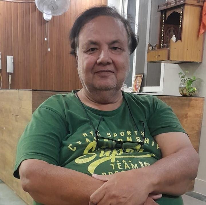 नोएडा जेपी कॉसमॉस सोसायटी में गिर रहा प्लास्टर। नोएडा जेपी कॉसमॉस सोसायटी में गिर रहा प्लास्टर।