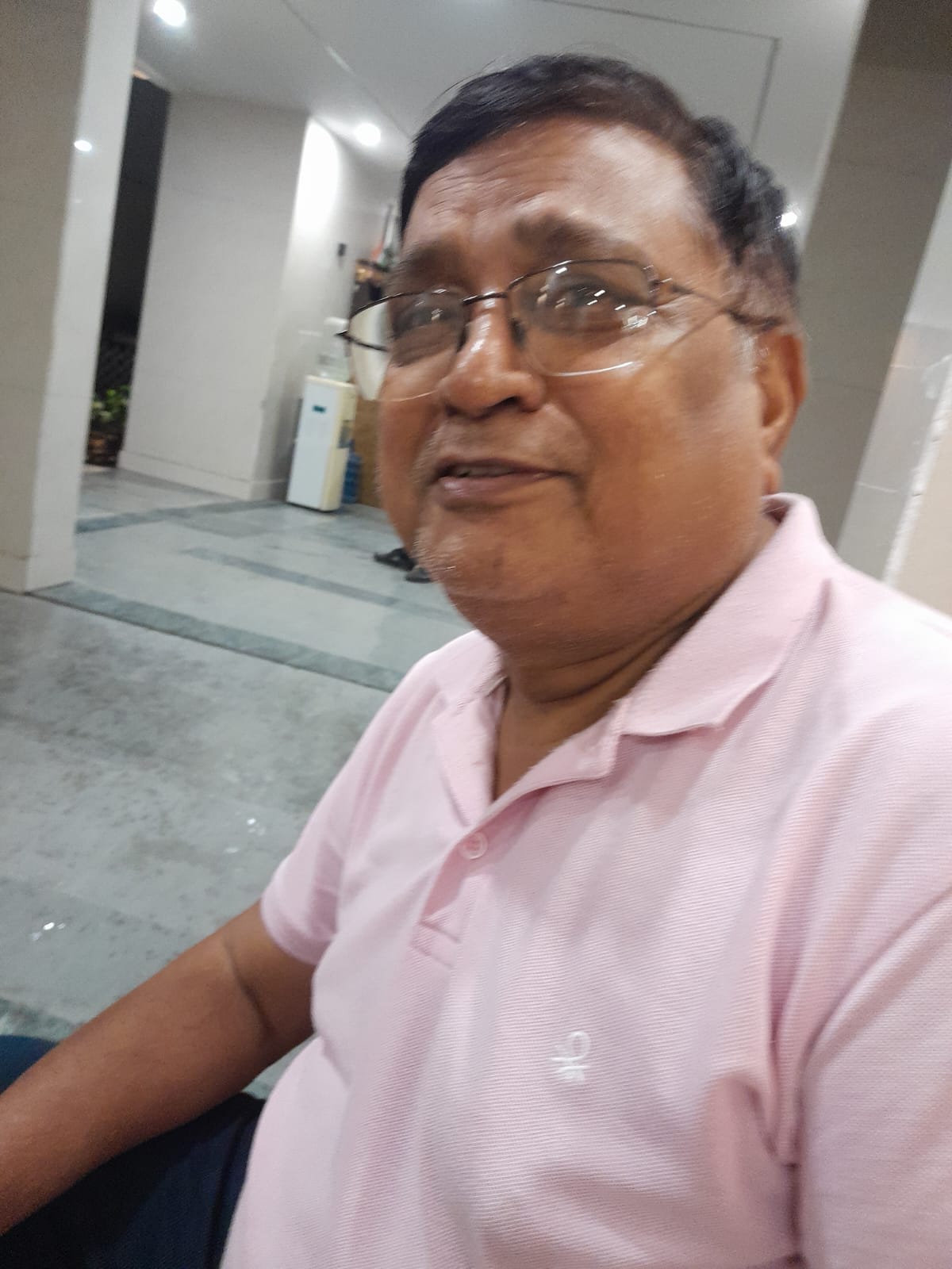 नोएडा जेपी कॉसमॉस सोसायटी में गिर रहा प्लास्टर। नोएडा जेपी कॉसमॉस सोसायटी में गिर रहा प्लास्टर।