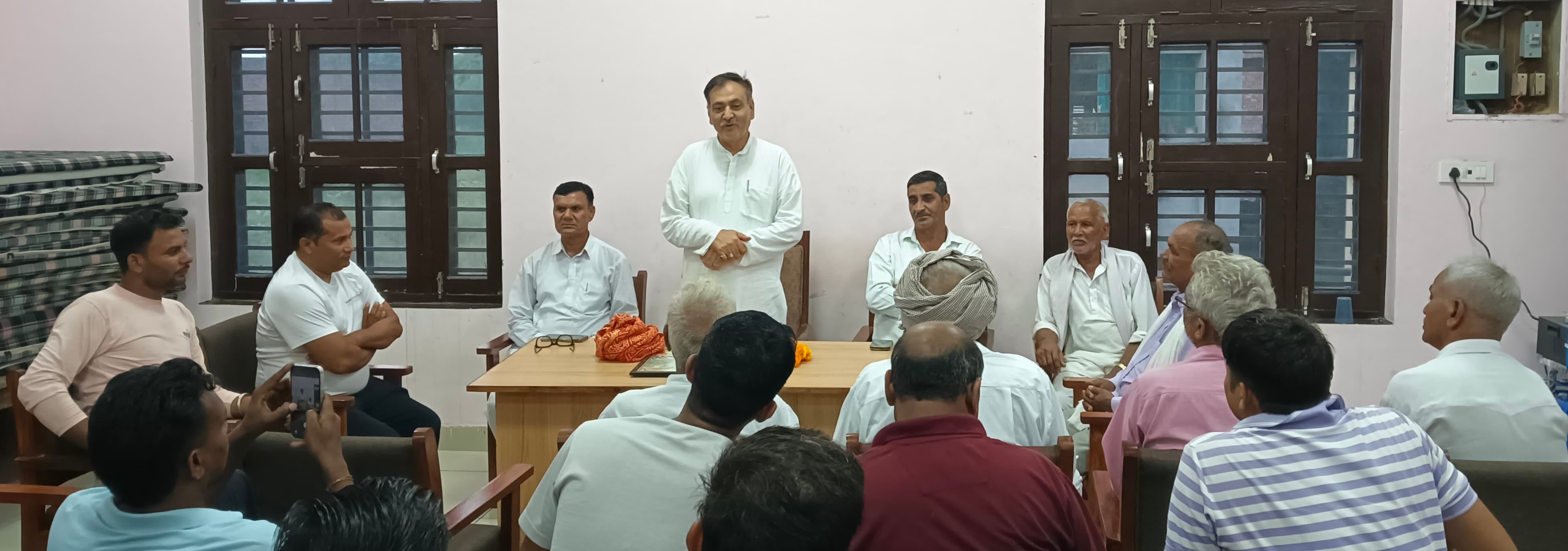 24 ढांड 03 संबोधित करते हुए सुरेश रोड। 24 ढांड 03 संबोधित करते हुए सुरेश रोड।