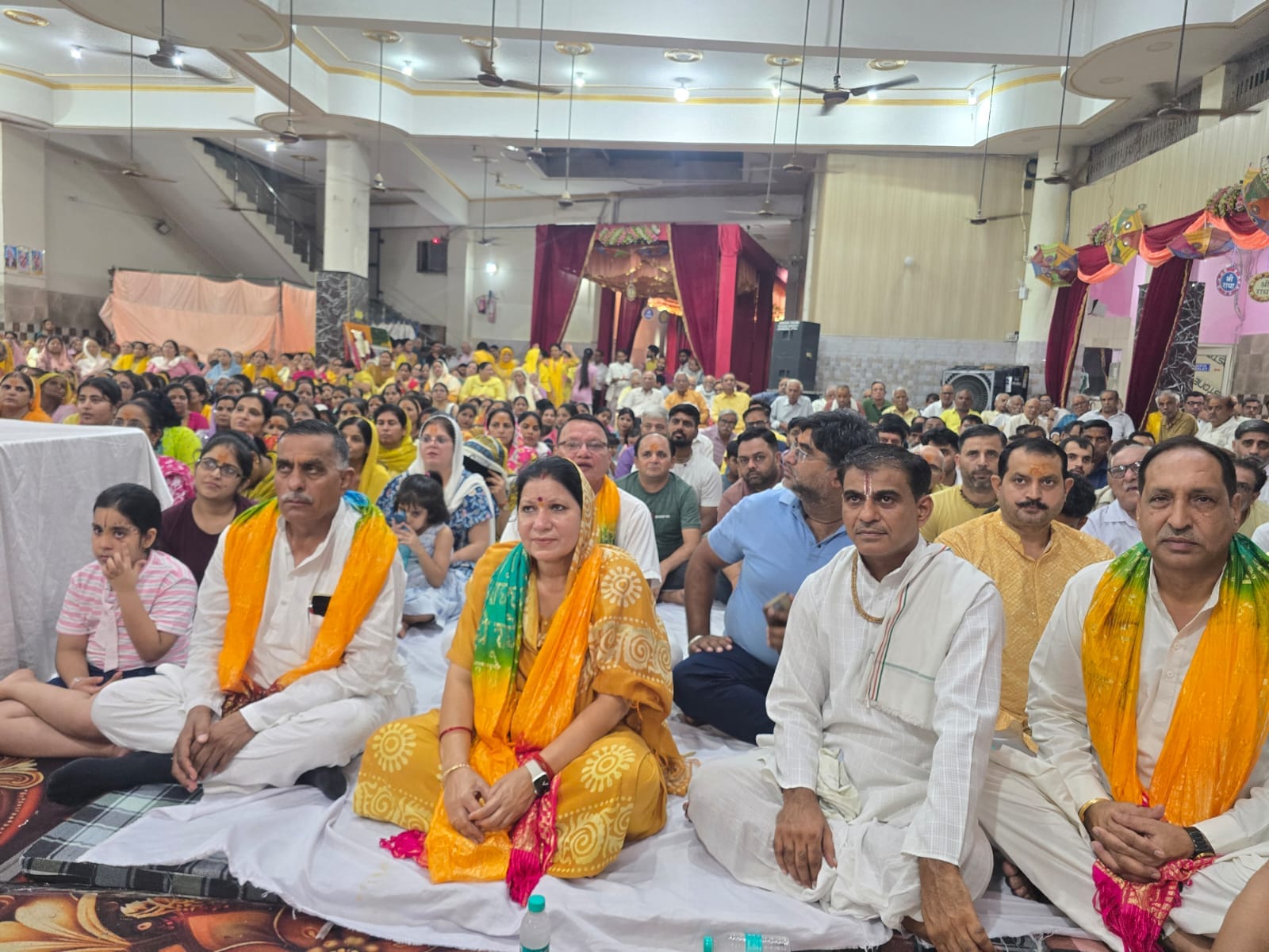 24jjrp07- पंजाबी धर्मशाला में आयोजित श्रीमद्भागवत कथा में प्रवचन करते कथा व्यास अतुल कृष्ण शास् 24jjrp07- पंजाबी धर्मशाला में आयोजित श्रीमद्भागवत कथा में प्रवचन करते कथा व्यास अतुल कृष्ण शास्